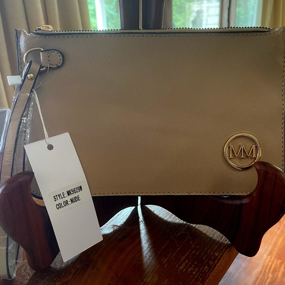 NWT ~ New Marilyn Monroe Logo Wristlet Cream Color Vegan Leather Clutch Zipper